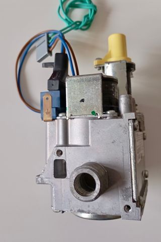 VALVULA DE GAS CALDERA FERROLI DIVATECH F32