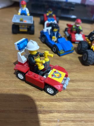 7 Vehículos LEGO: Coches y Moto