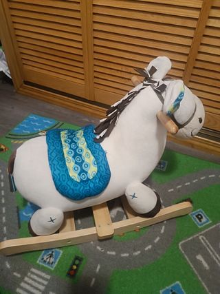 Caballito mecedora infantil