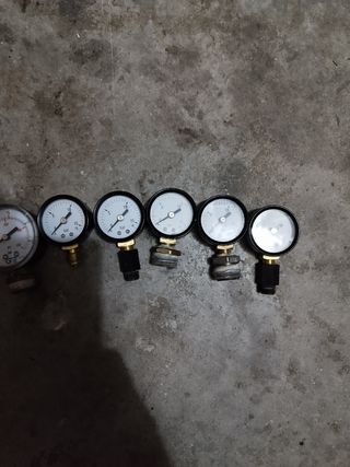 10 Manómetros.Todos 10

 euros.