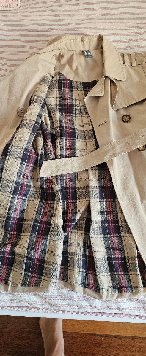 Gabardina niña 4-5 y 5.6 años. 10 las dos. 6 x 1.