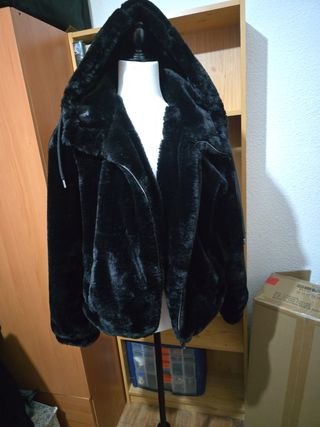 Chamarra Stradivarius negra - Talla S