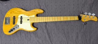 Bajo Marcus Miller V7 1ª Gen Arce