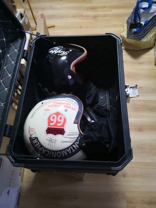 Maleta moto 100L - Negra regalo casco retro negro