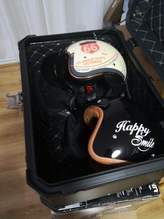 Maleta moto 100L - Negra regalo casco retro negro