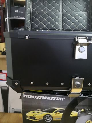 Maleta moto 100L - Negra regalo casco retro negro