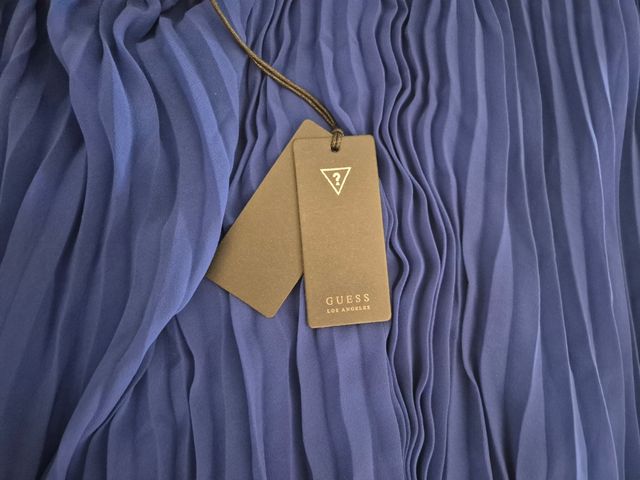 Vestido Guess azul plisado