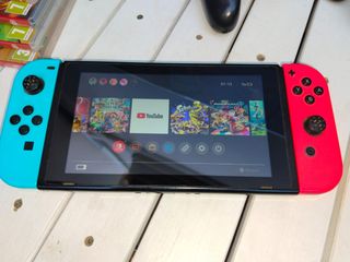 Nintendo Switch - Azul/Rojo