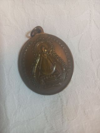Medalla religiosa antigua (1882)