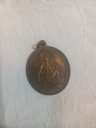 Medalla religiosa antigua (1882)