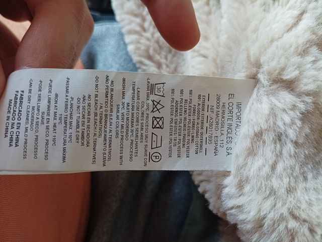 Abrigo verde con capucha