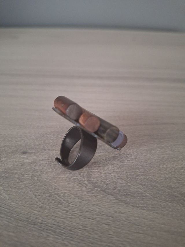 Anillo madera y resina