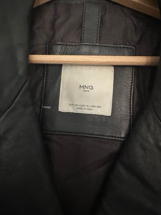 Chaqueta cuero negra motorista