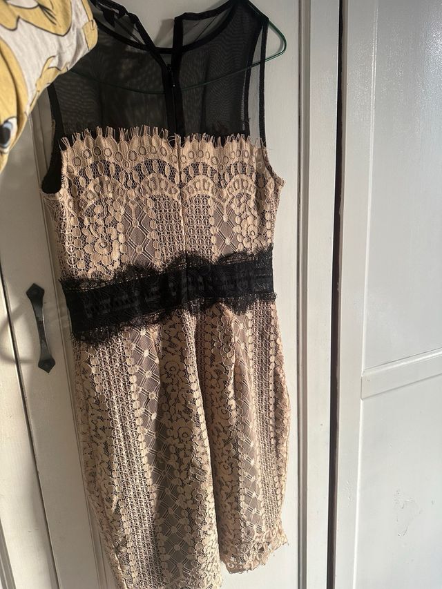 Vestido Guess encaje beige-negro