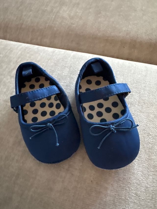 Zapatos niña azul marino, talla 16-17