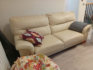 Sofá piel beige - 2 plazas