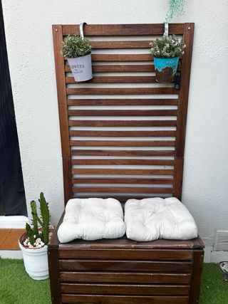 Banco jardín madera con estantería