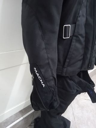 Chaqueta y Pantalón Macna negra talla S