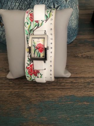 Reloj Guess mujer blanco y rojo