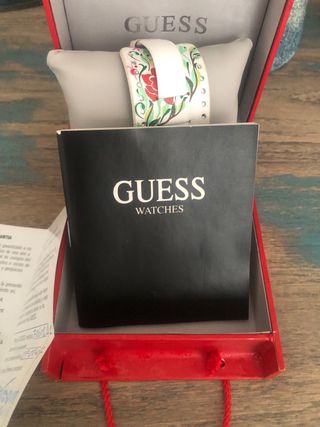 Reloj Guess mujer blanco y rojo