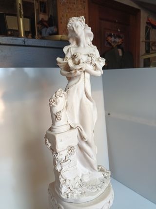 Lámpara Mujer Antigua  de pie