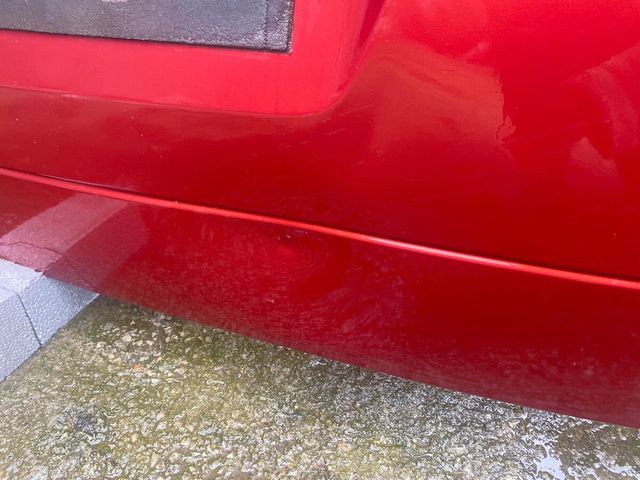 Portón trasero Ford Focus SW rojo