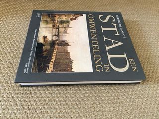 Een stad in omwenteling novo em holandês