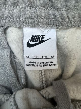 Chándal Nike gris 
