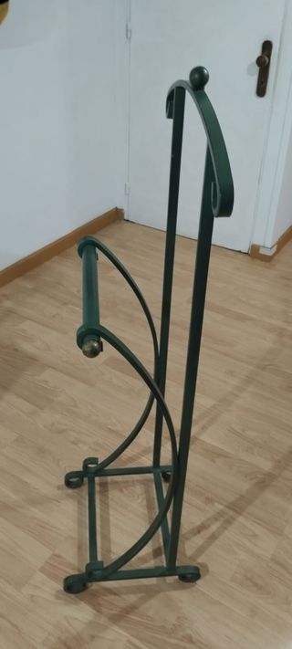 Galan de noche - Perchero de metal