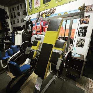 Máquina Biceps Technogym