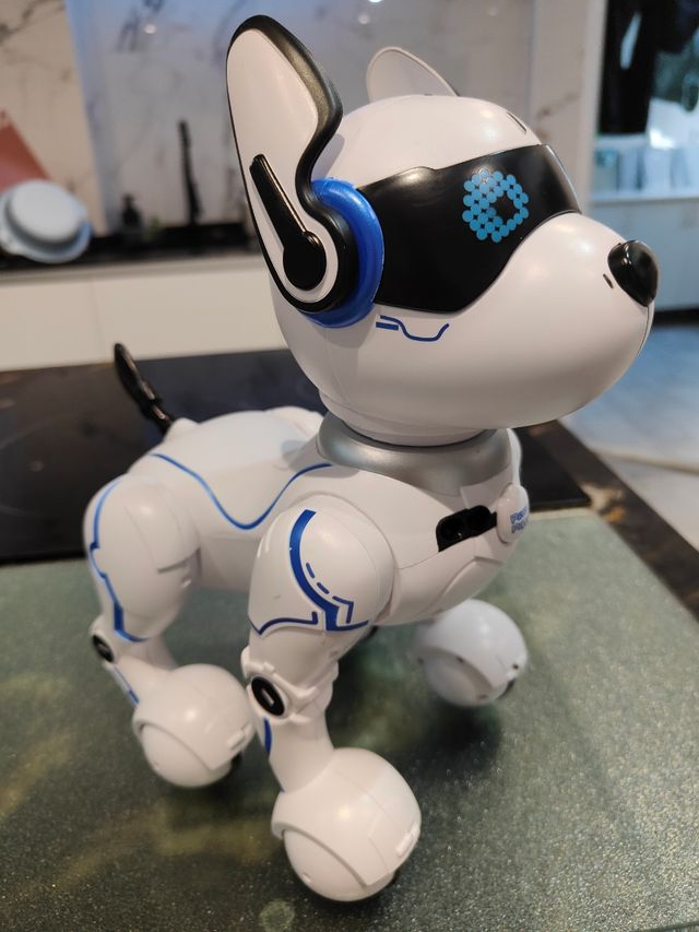 Perro robot interactivo