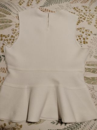 Top Zara blanco c/volantes - M