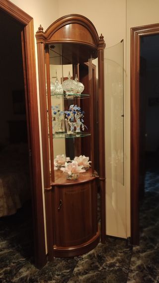 Vitrina rinconera madera cristal