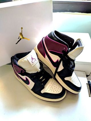 Air Jordan 1 Mid SE Bordeaux