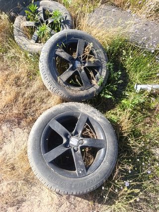 Llantas Seat 16" pintadas en negras