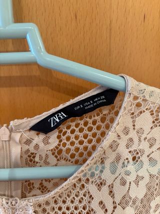 Vestido Zara encaje beige - Talla S