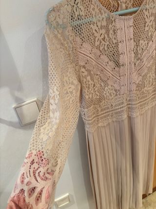Vestido Zara encaje beige - Talla S