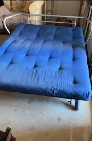 Sofá cama azul plegable