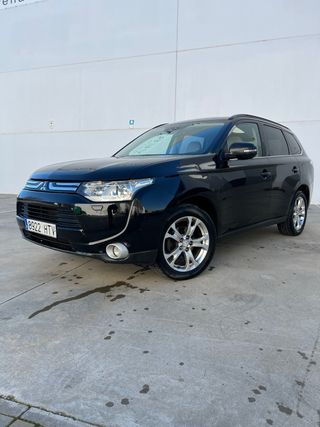 Mitsubishi Outlander 2014