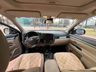 Mitsubishi Outlander 2014