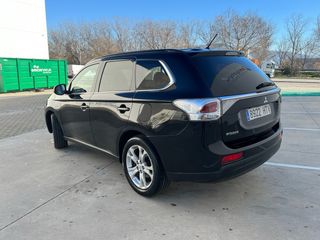 Mitsubishi Outlander 2014
