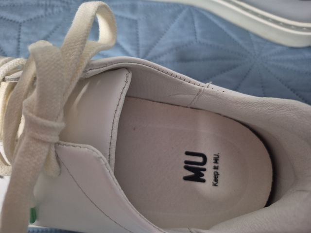 Zapatillas Muthebrand blancas