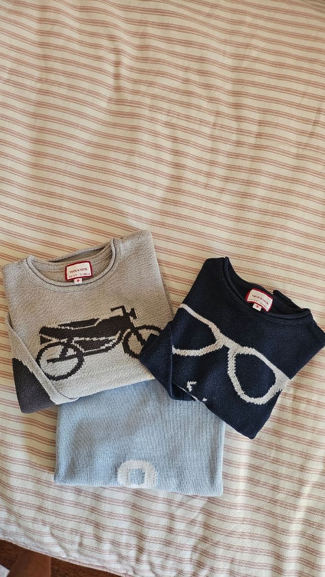 Jerséis niño (4-5 años) - 3uds. Precio 1, 5 euros.