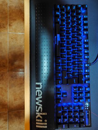 Teclado Newskill RGB - Gaming