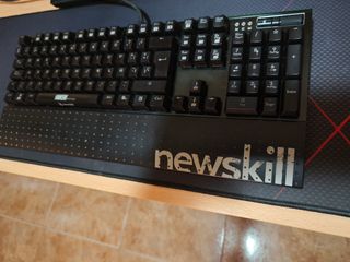 Teclado Newskill RGB - Gaming
