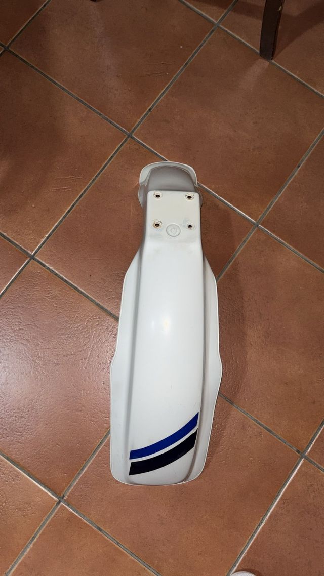 Parafango ant. Suzuki DR 600/650