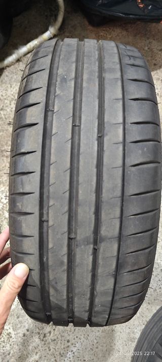 Neumáticos Michelin 205/45ZR17