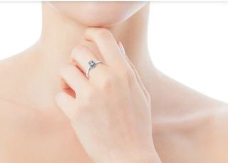 Anel TOUS Eklat - Ouro branco c/ Diamante topázio