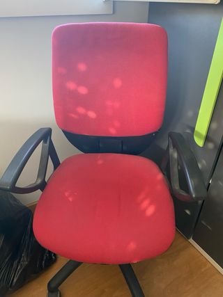 Silla oficina giratoria roja y negra