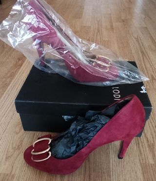 Zapatos salón burdeos Lodi